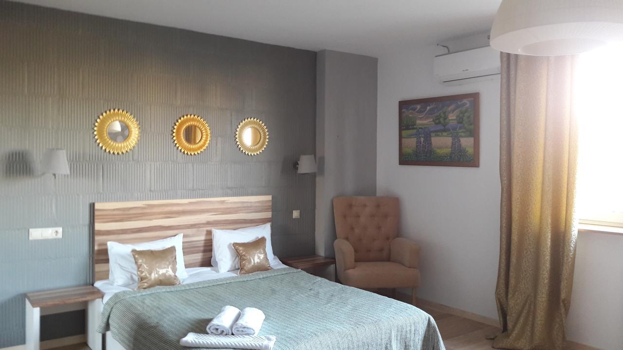 Mini Hotel On Demiivska Κίεβο Εξωτερικό φωτογραφία